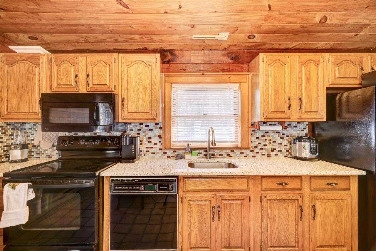 Pocono Vacation With Game Room!