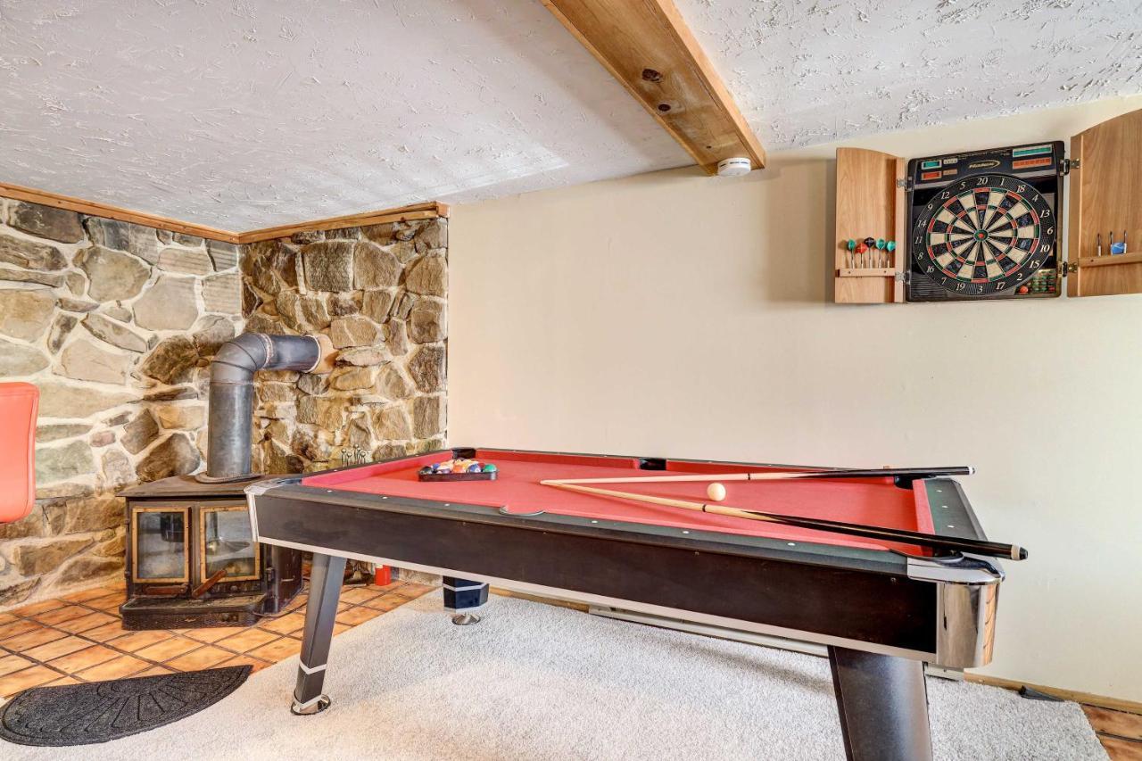 Pocono Vacation With Game Room! Ferienhaus Tobyhanna