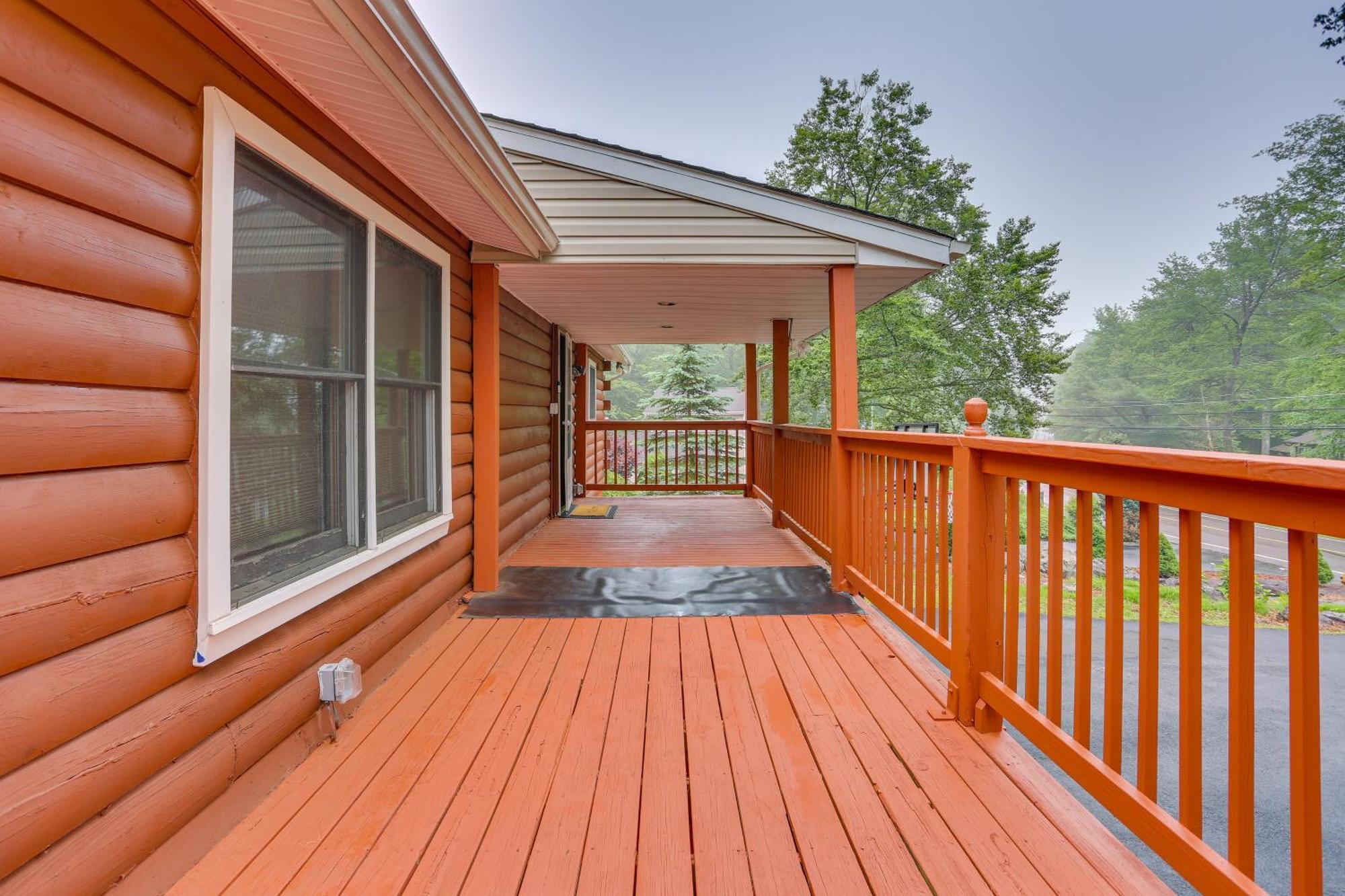 Pocono Vacation With Game Room!