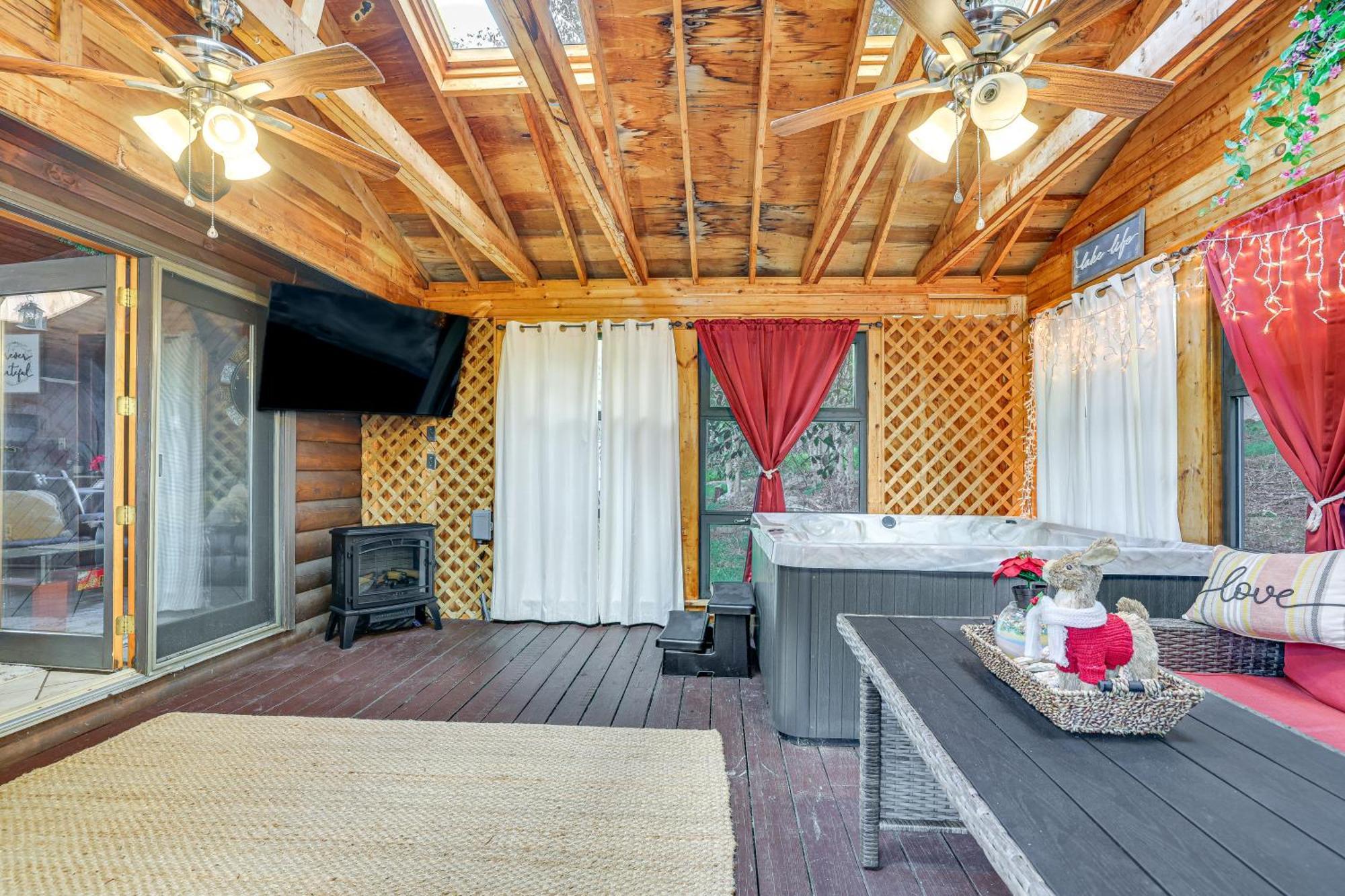 Ferienhaus Pocono Vacation With Game Room! *
