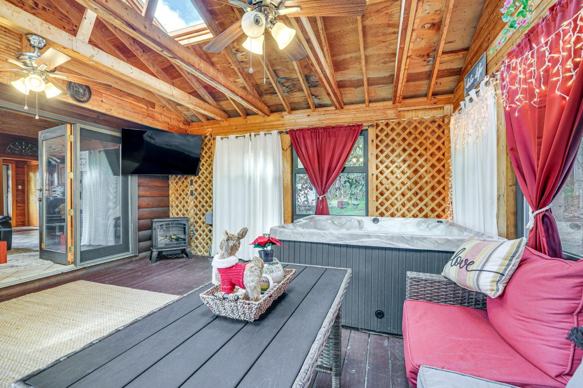 Pocono Vacation With Game Room! Ferienhaus *